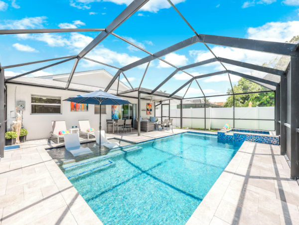 Lovely Naples Pool Home Walk Vanderbilt Beach